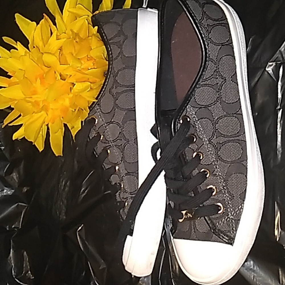Coach "EMPIRE" Sneakers- True size Womans 7-7.5 (please read description-sizing) - Picture 17 of 17
